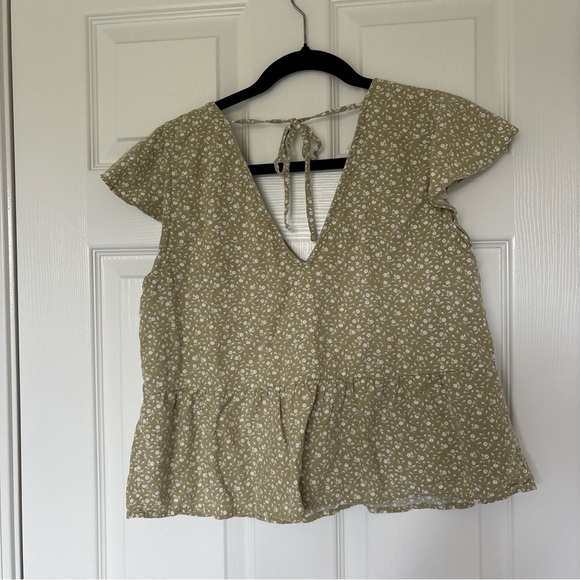 Abercrombie & Fitch Green White Patterned Peplum Top Size Medium - Picture 7 of 7